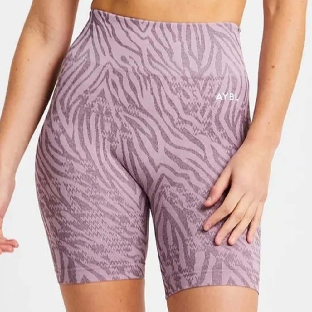 AYBL Evolve Animal Seamless Shorts🤍💅